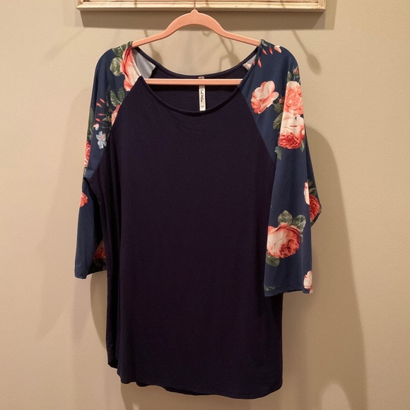 Cool Melon Tops - 3/4 Floral Sleeve Navy Tee